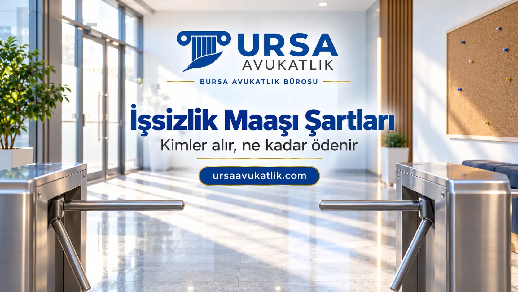 Sabah ışığında boş işyeri girişinde kapalı turnikeler ve yazısız bilgi panosu, işsizlik maaşı şartları