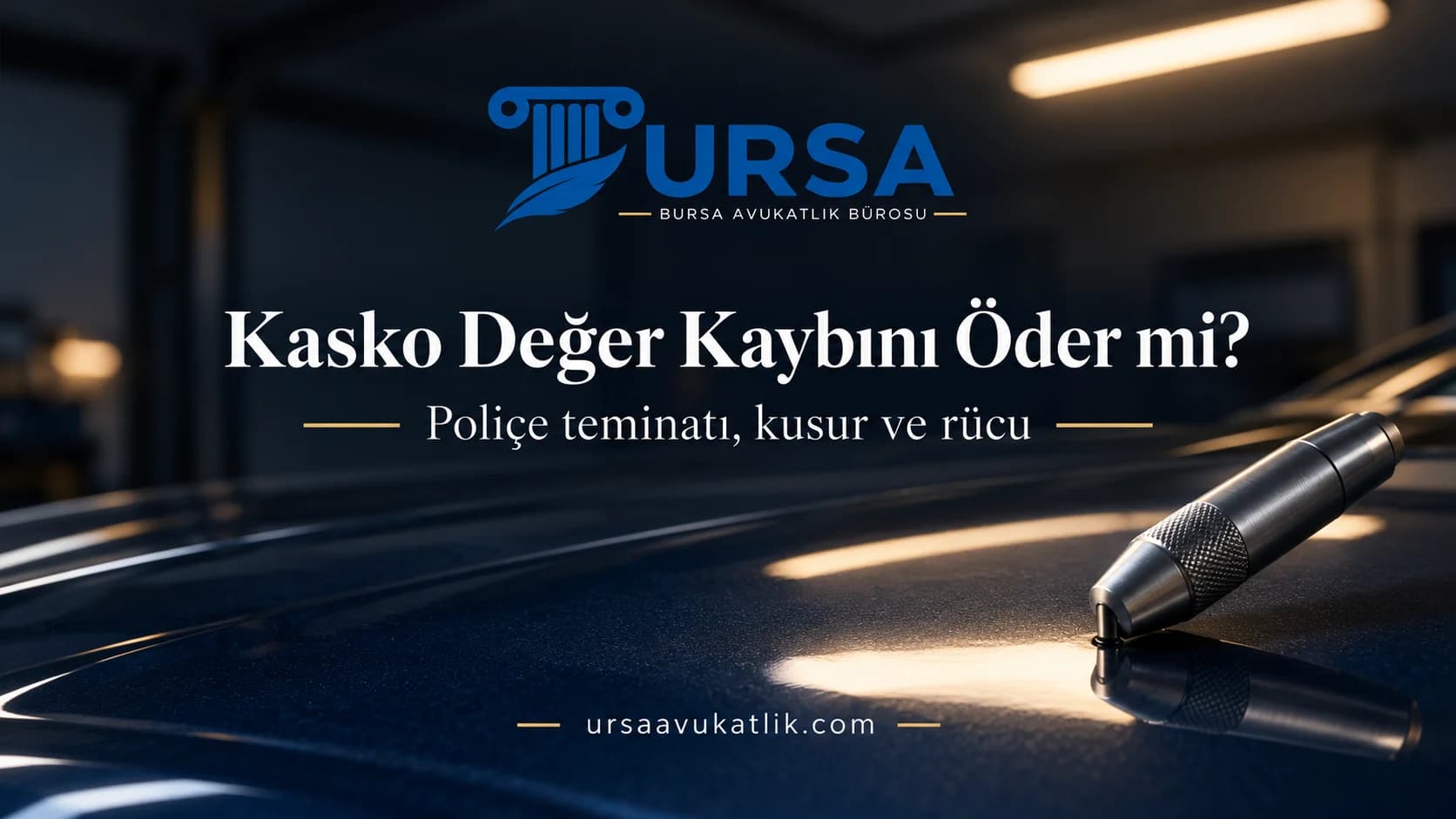 Garajda parlak araç kaputu üzerindeki boya kalınlık ölçüm cihazı ile kaskonun değer kaybını ödeyip ödemediği sorusunu simgeleyen kapak görseli